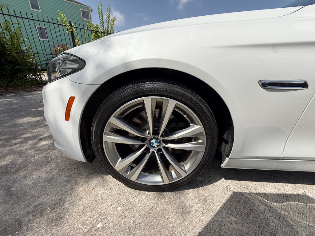 2016 BMW 5 Series Image 19