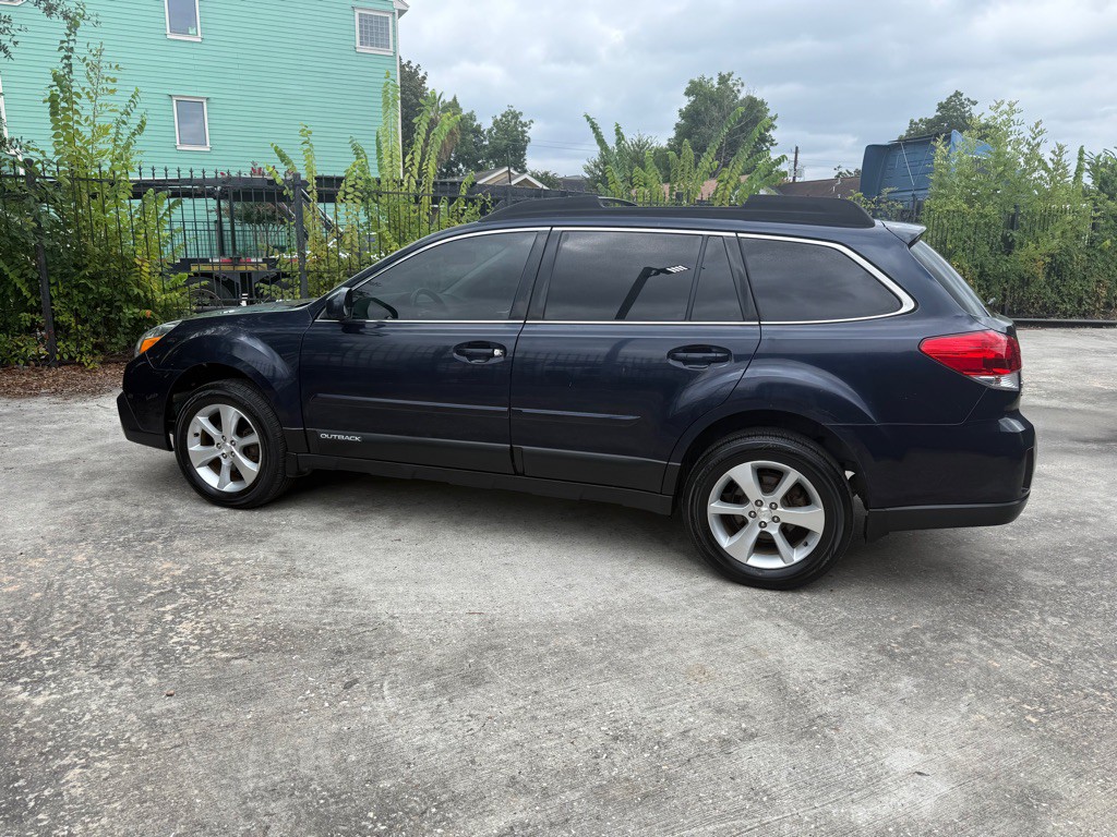 2013 Subaru Outback Image 8