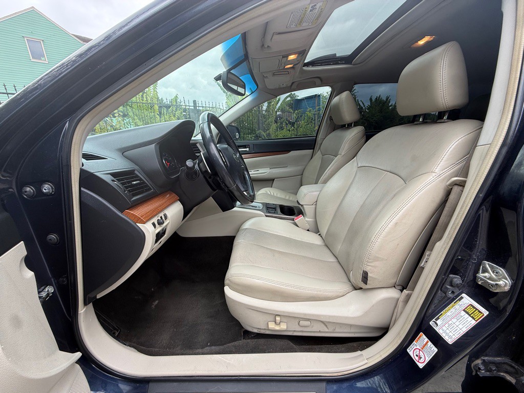 2013 Subaru Outback Image 11