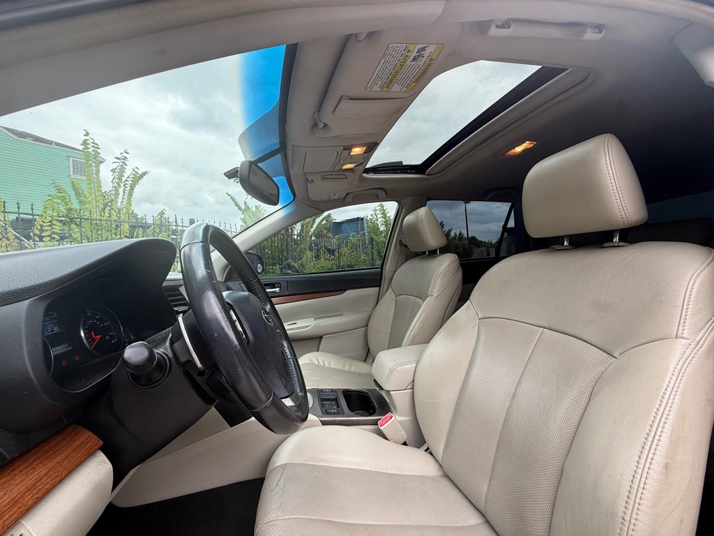 2013 Subaru Outback Image 13