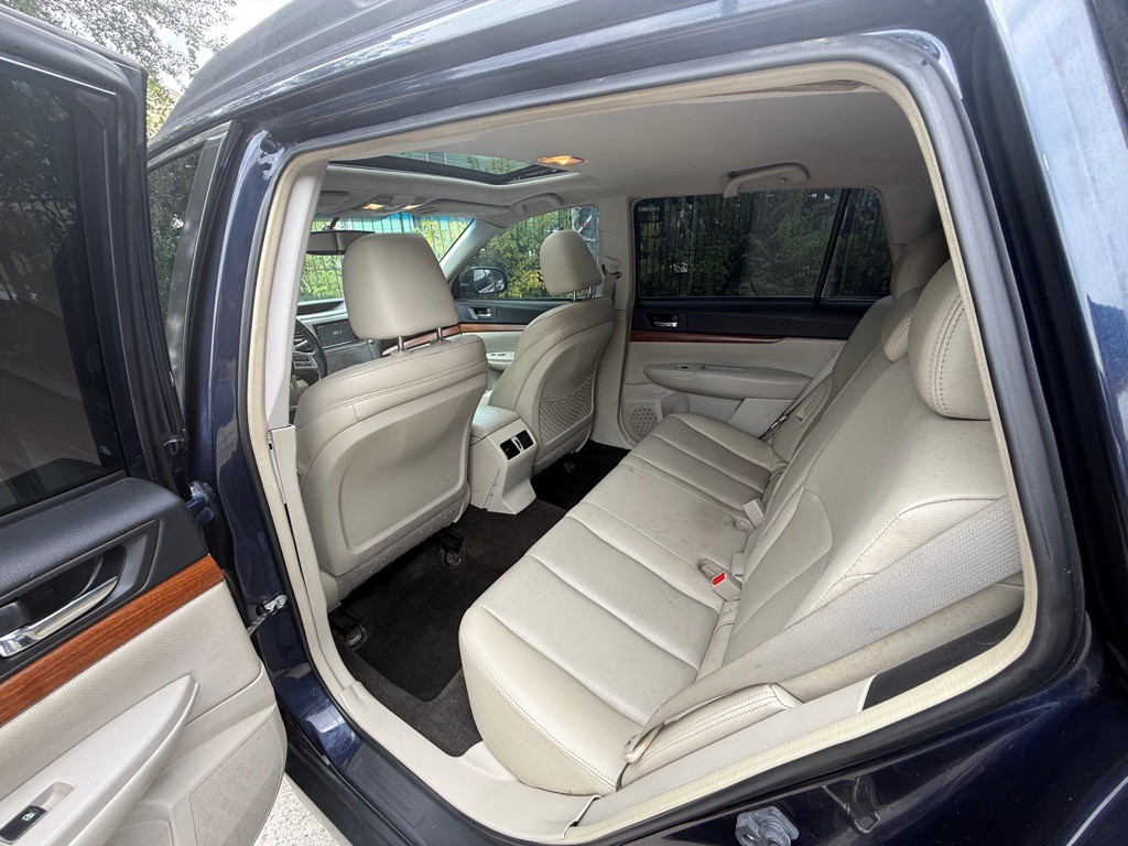 2013 Subaru Outback Image 14