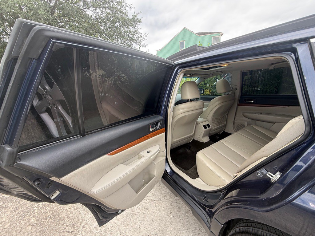 2013 Subaru Outback Image 15