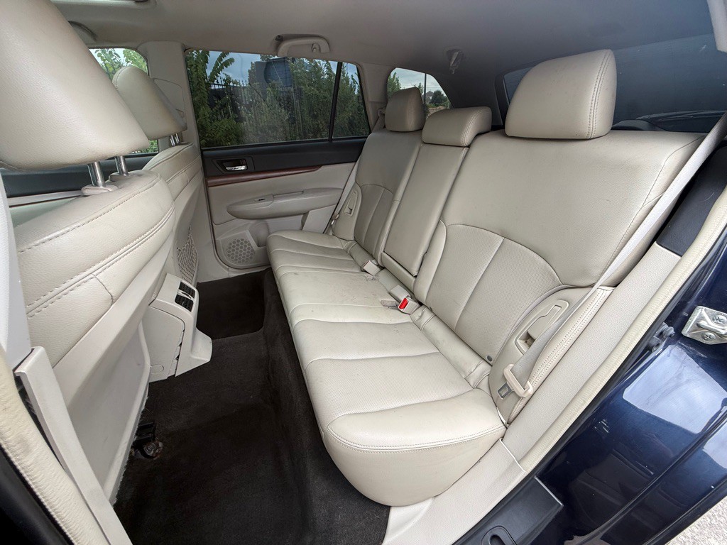2013 Subaru Outback Image 17