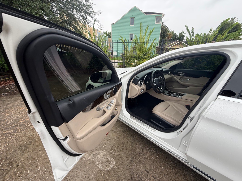 2019 Mercedes-Benz C-Class Image 10