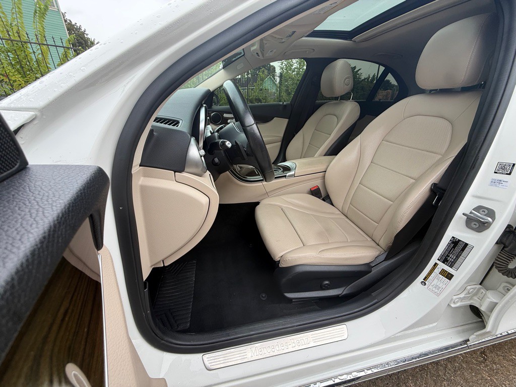 2019 Mercedes-Benz C-Class Image 12
