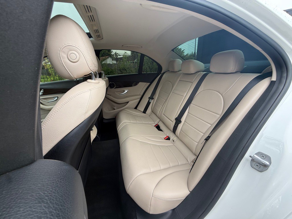 2019 Mercedes-Benz C-Class Image 17