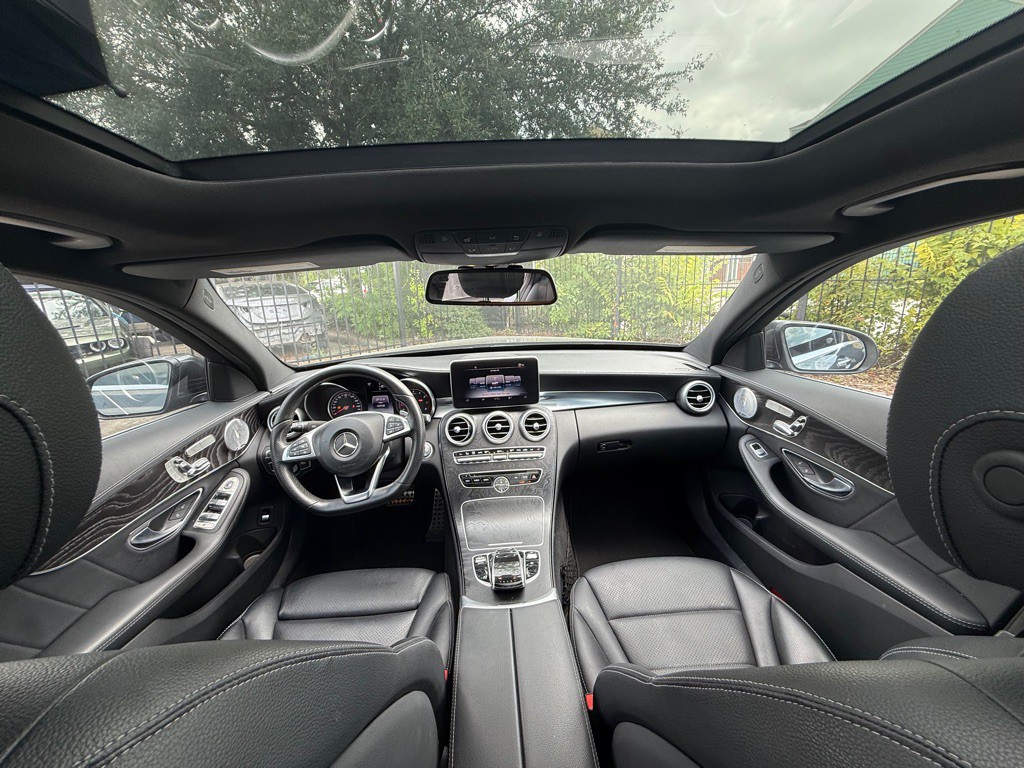 2015 Mercedes-Benz C-Class Image 18