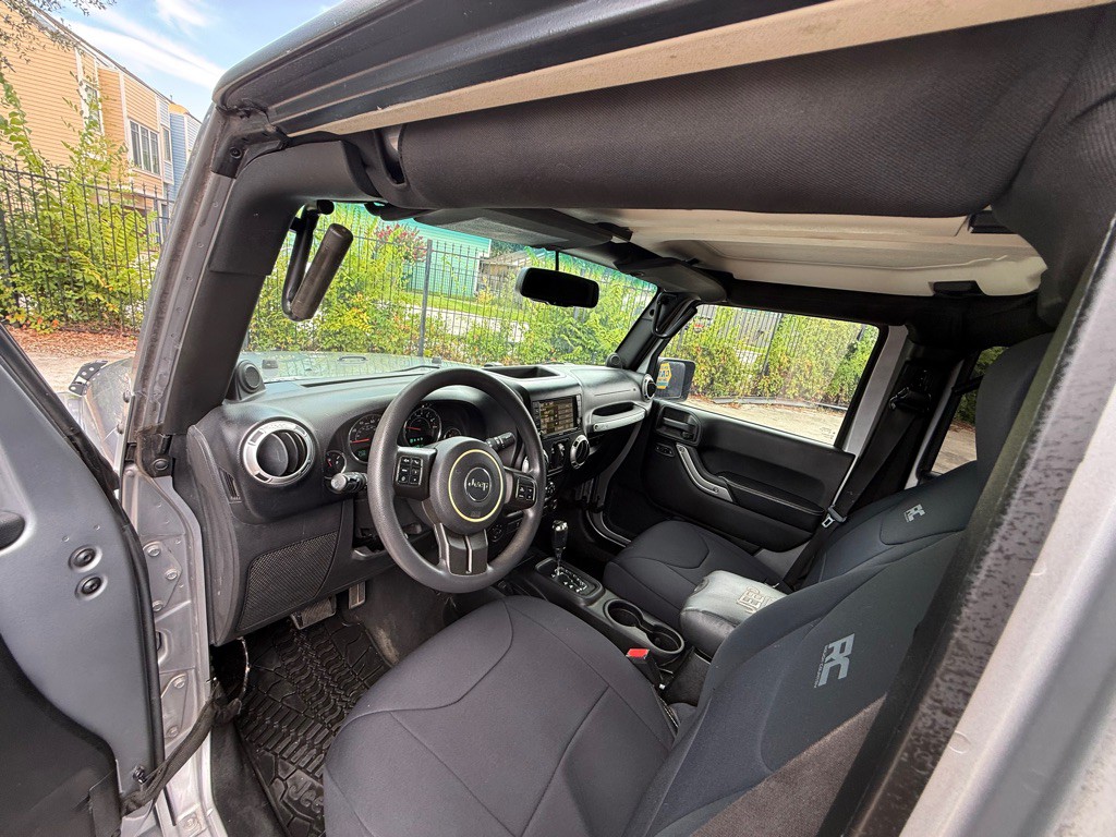 2013 Jeep Wrangler Unlimited Image 9