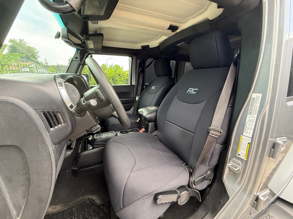 2013 Jeep Wrangler Unlimited Image 12