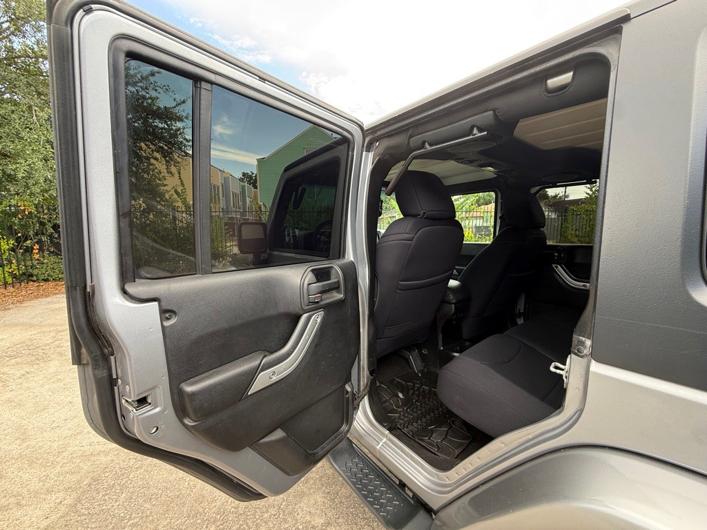 2013 Jeep Wrangler Unlimited Image 14