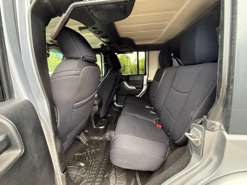2013 Jeep Wrangler Unlimited Image 15