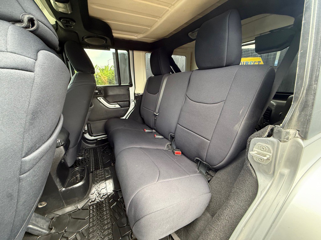 2013 Jeep Wrangler Unlimited Image 16