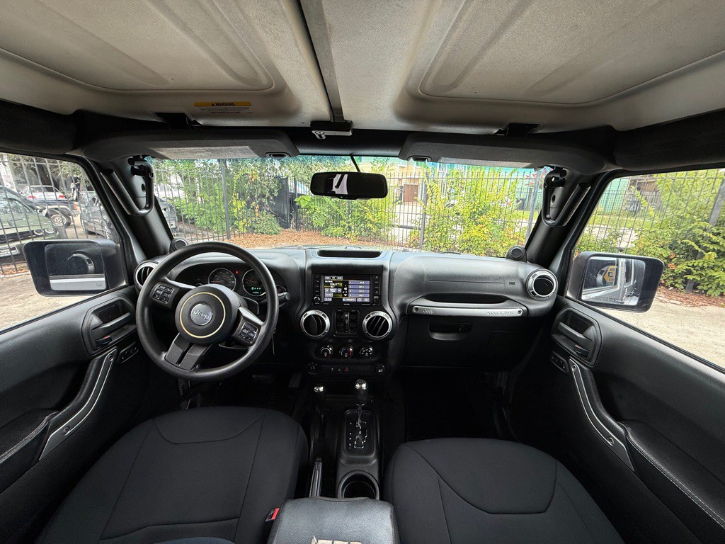 2013 Jeep Wrangler Unlimited Image 17
