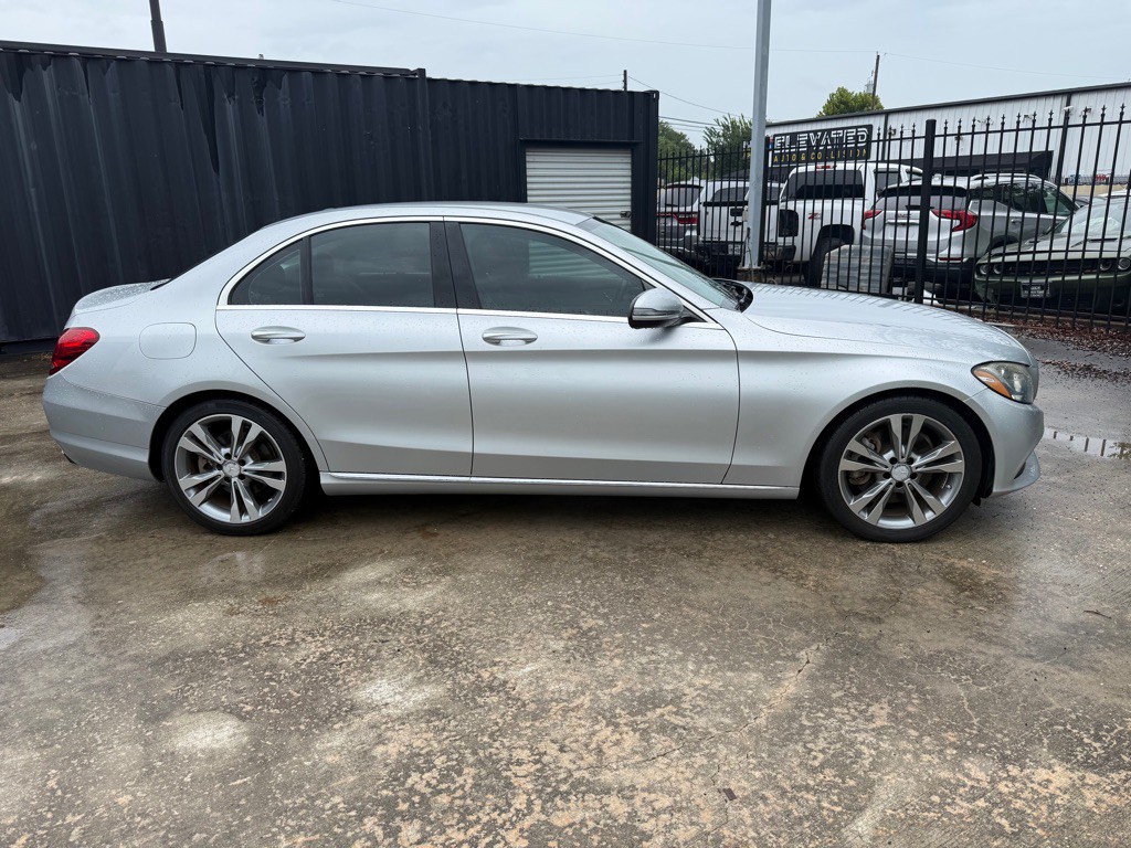 2016 Mercedes-Benz C-Class Image 4
