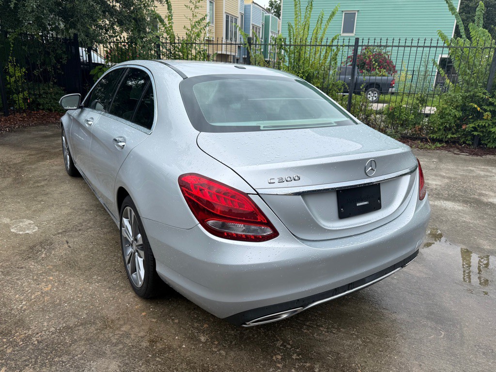 2016 Mercedes-Benz C-Class Image 7