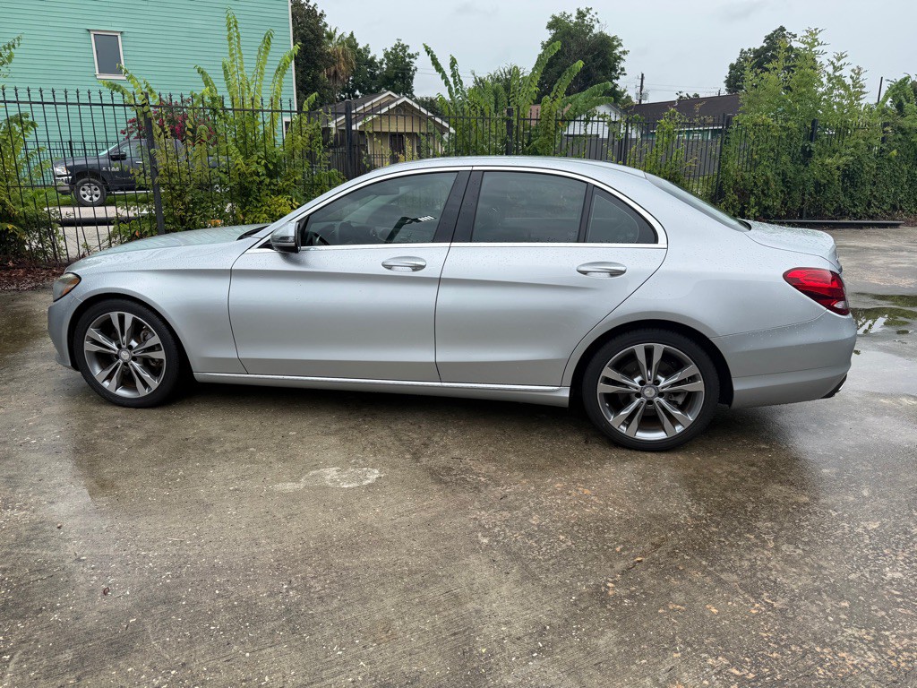 2016 Mercedes-Benz C-Class Image 8