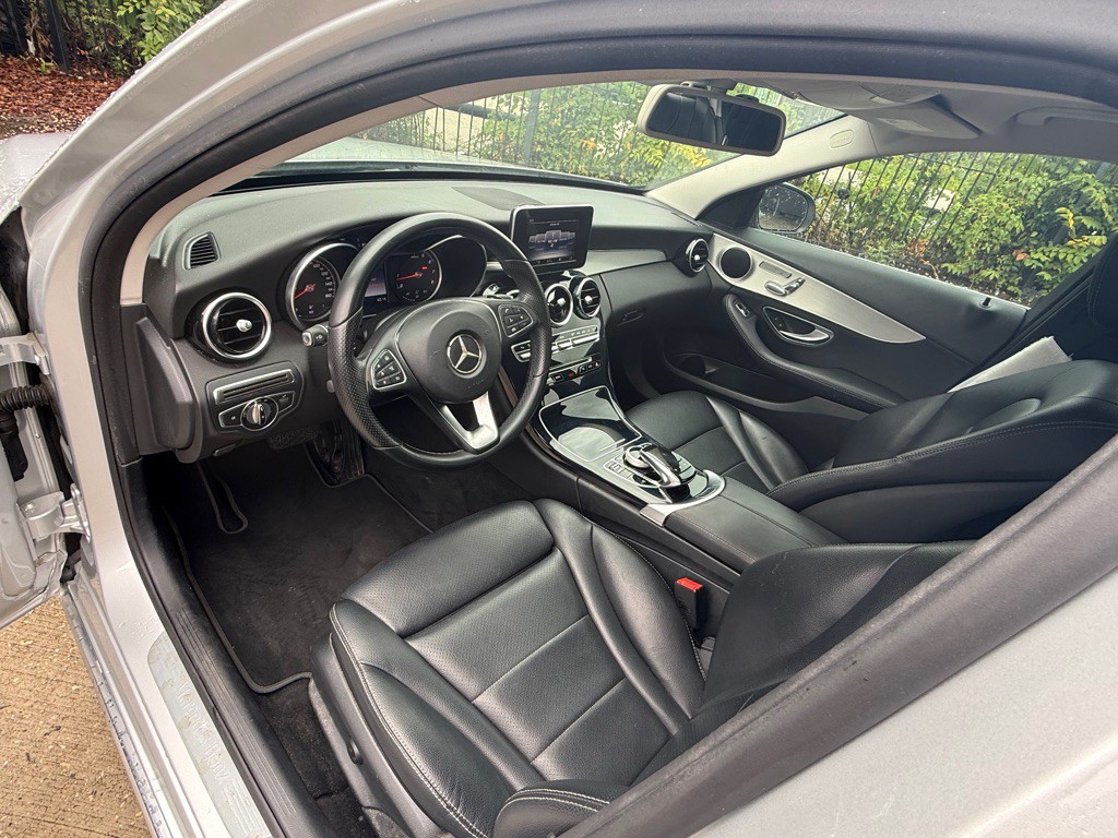 2016 Mercedes-Benz C-Class Image 9