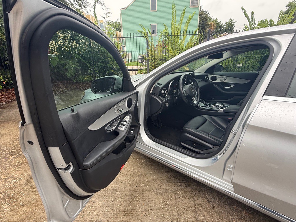 2016 Mercedes-Benz C-Class Image 10