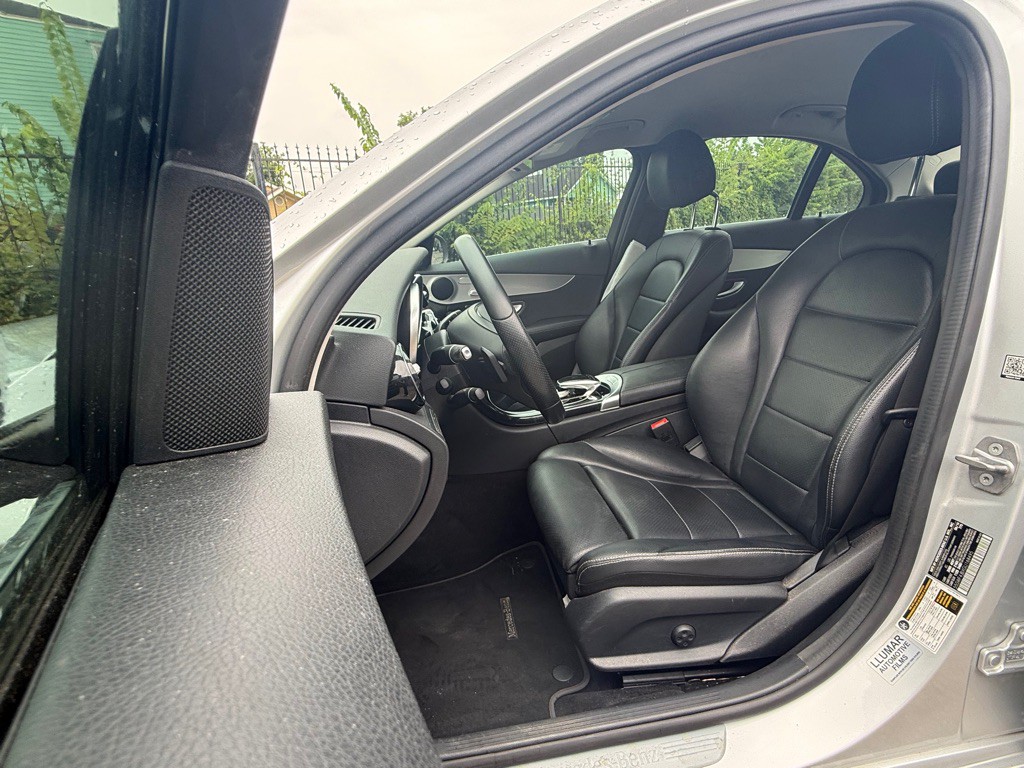 2016 Mercedes-Benz C-Class Image 12