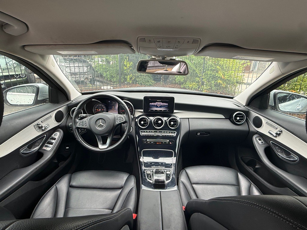 2016 Mercedes-Benz C-Class Image 17