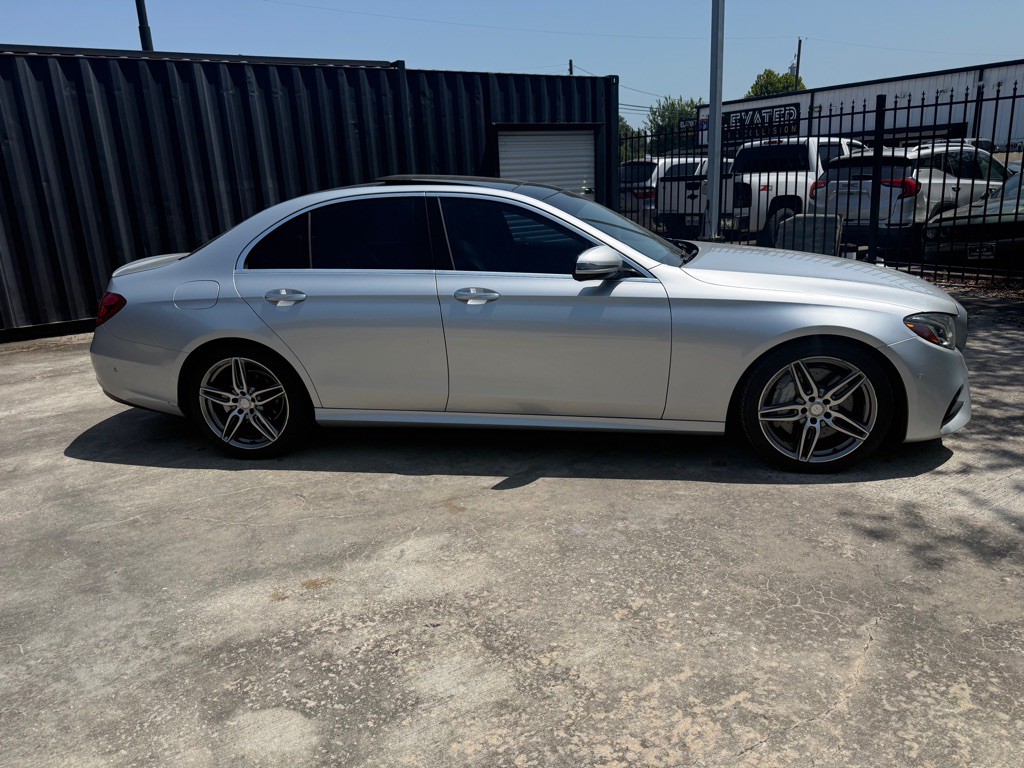 2017 Mercedes-Benz E-Class Image 4
