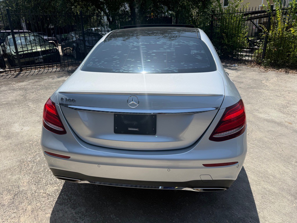 2017 Mercedes-Benz E-Class Image 6
