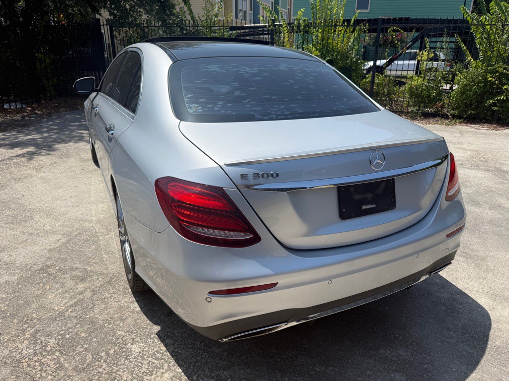 2017 Mercedes-Benz E-Class Image 7