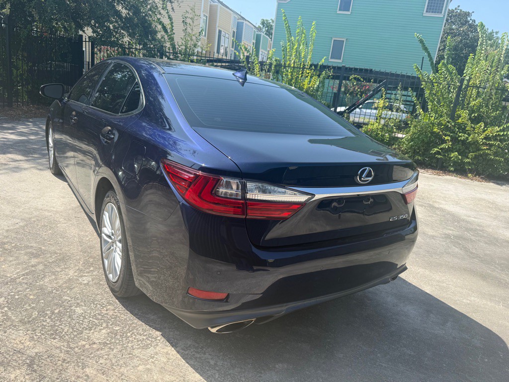 2016 Lexus ES Image 7