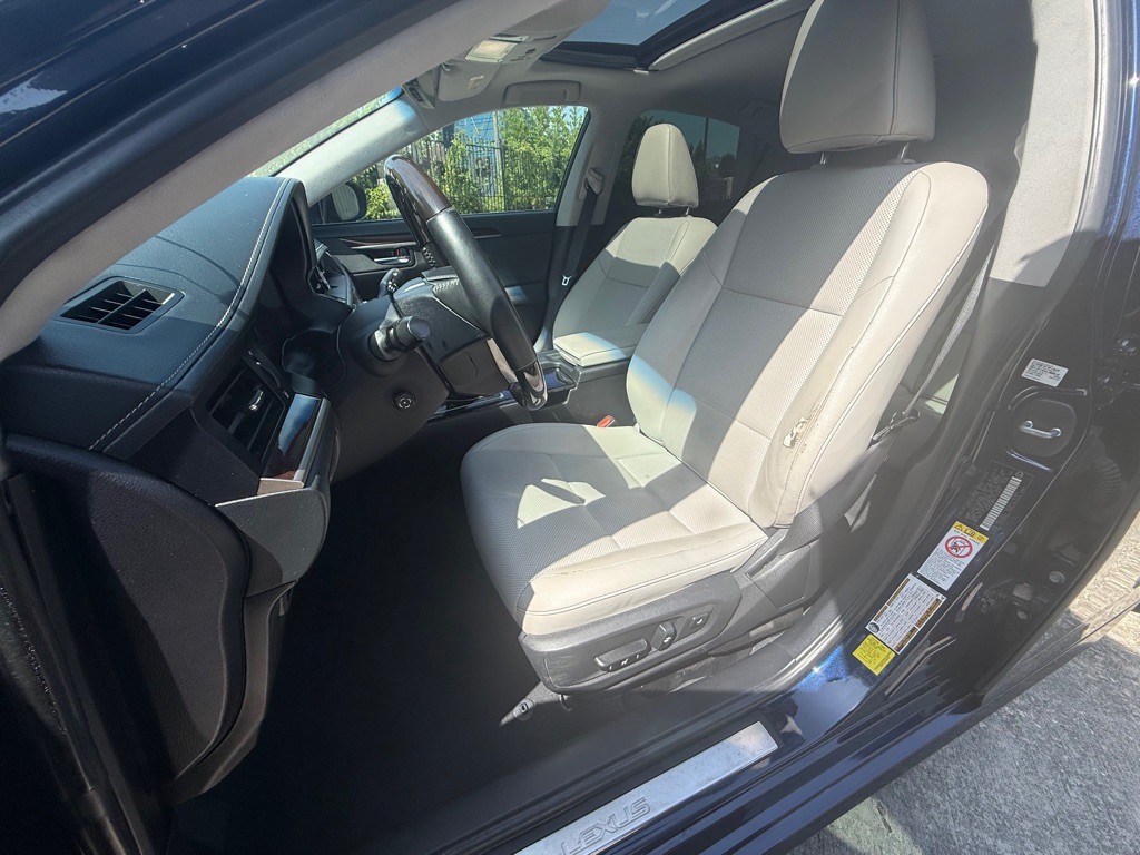 2016 Lexus ES Image 13