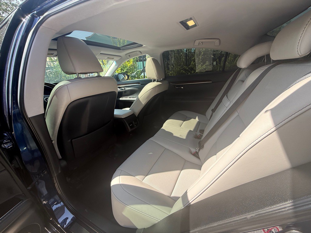 2016 Lexus ES Image 15