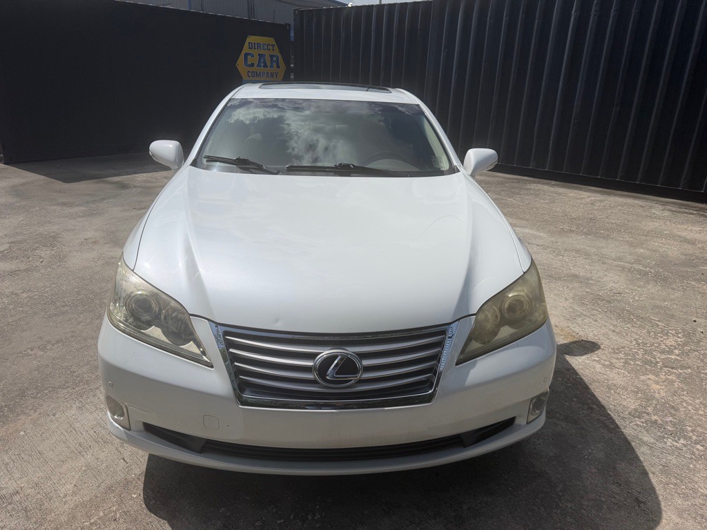 2011 Lexus ES Image 2