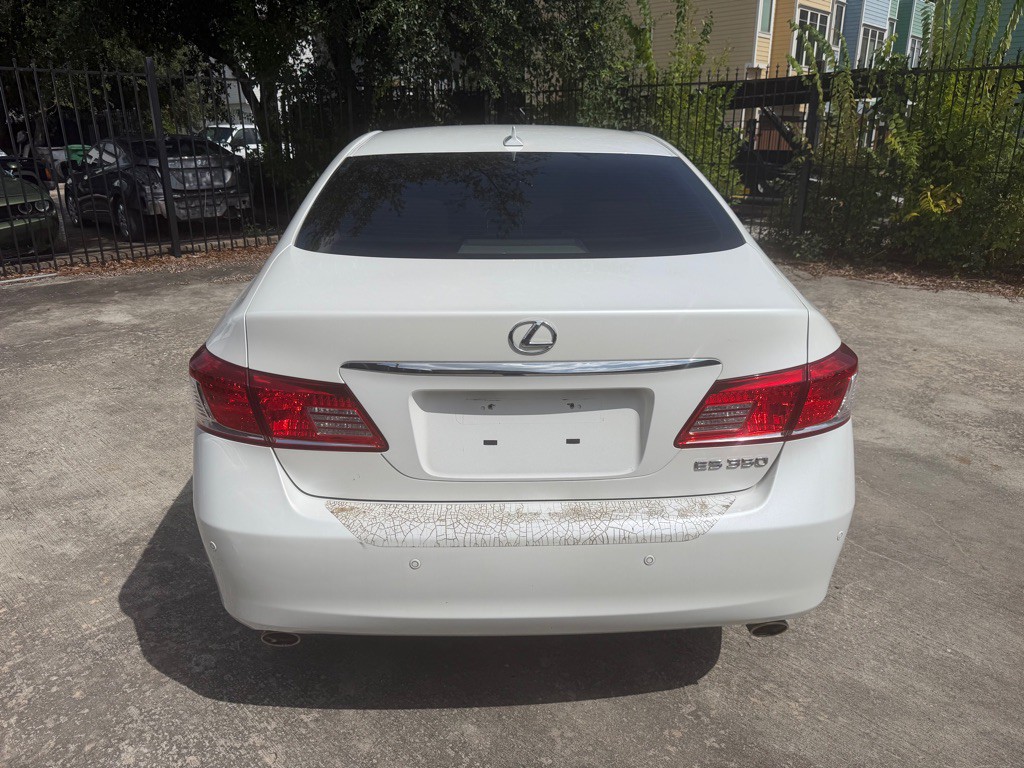 2011 Lexus ES Image 6