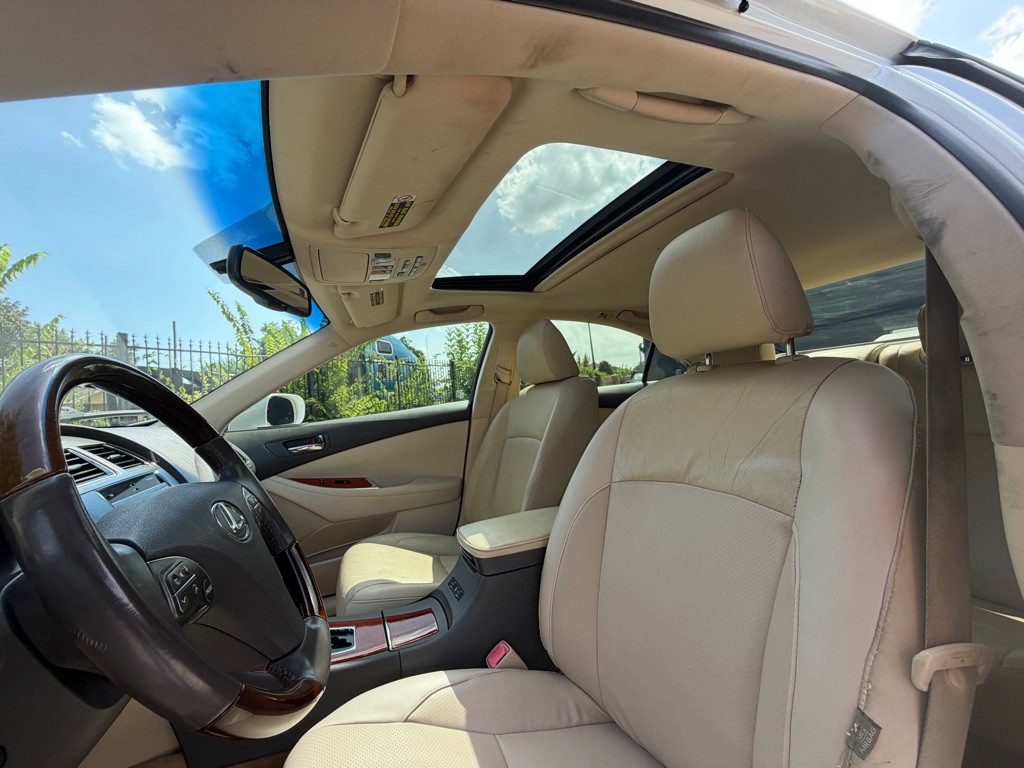 2011 Lexus ES Image 13