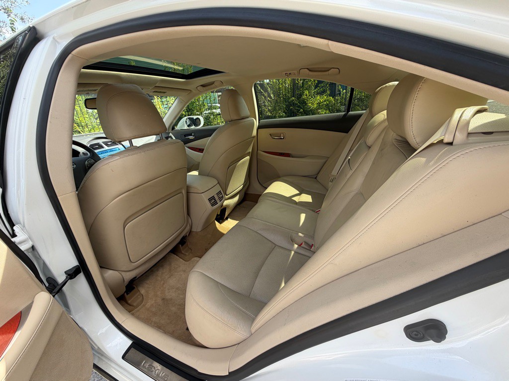 2011 Lexus ES Image 14