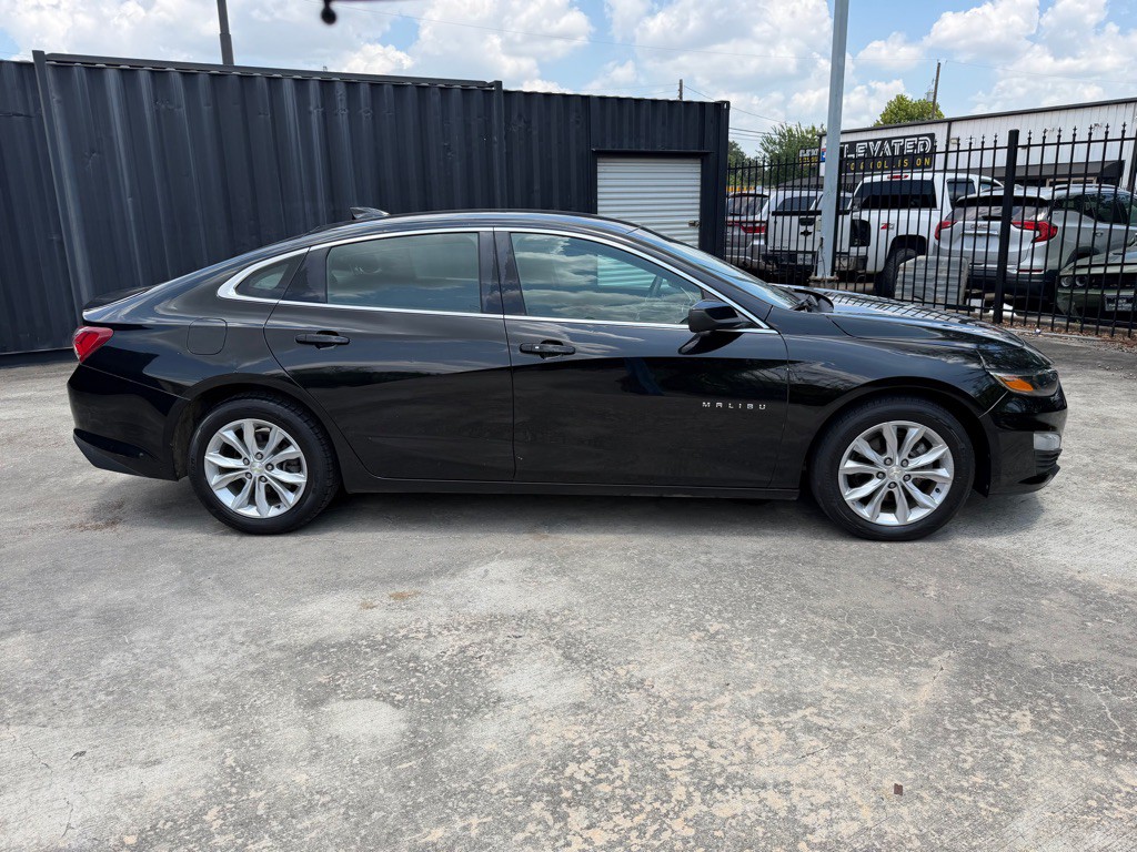 2021 Chevrolet Malibu Image 4