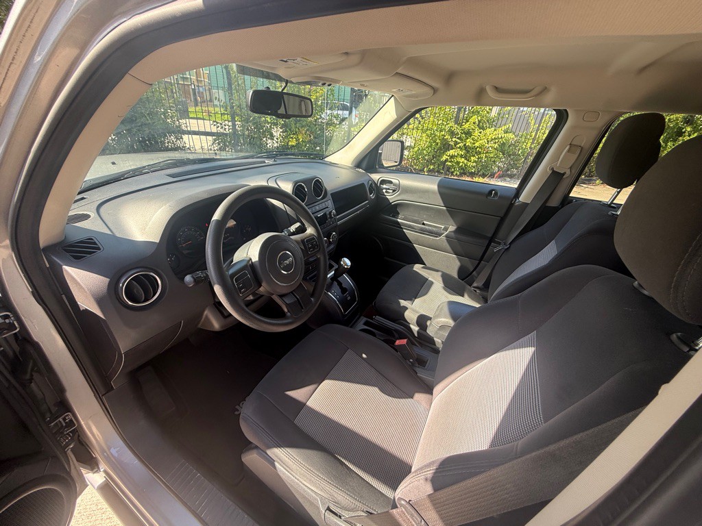 2016 Jeep Patriot Image 9