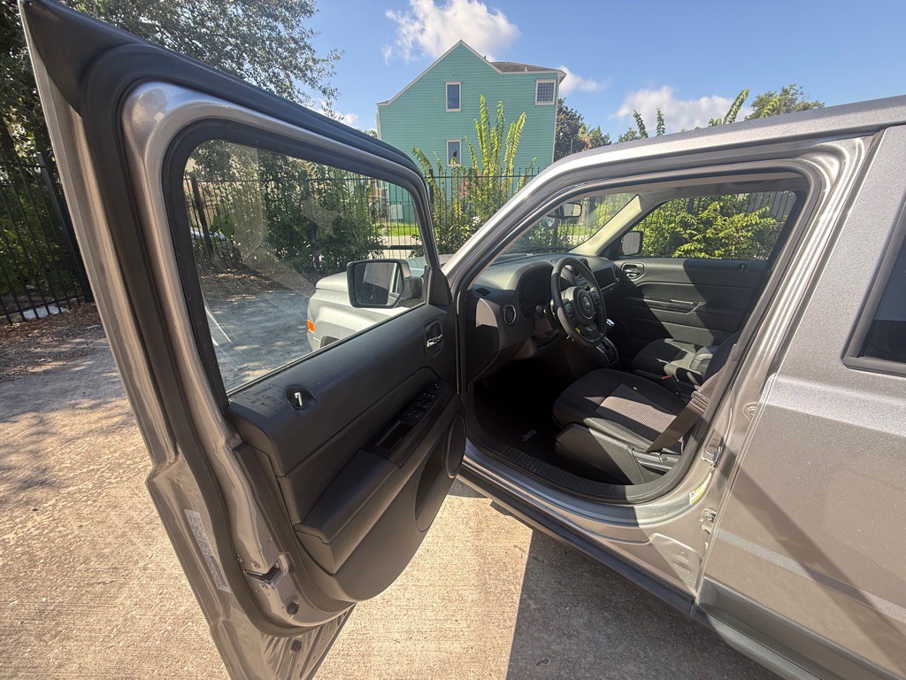 2016 Jeep Patriot Image 10
