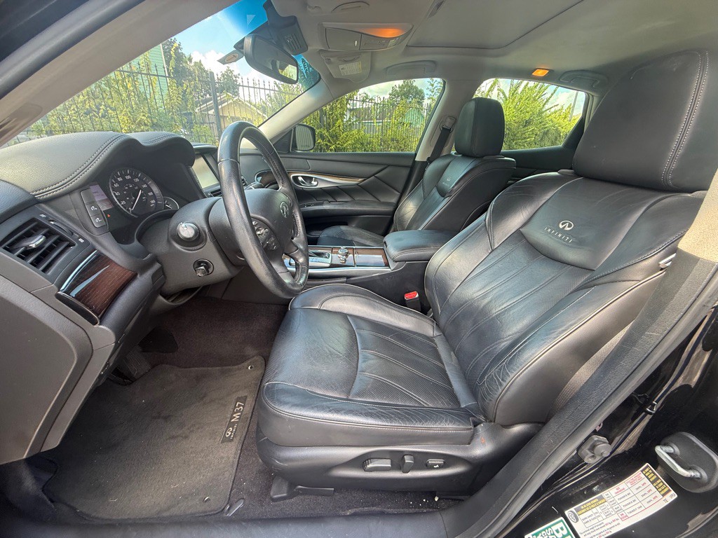 2013 INFINITI M37 Image 11