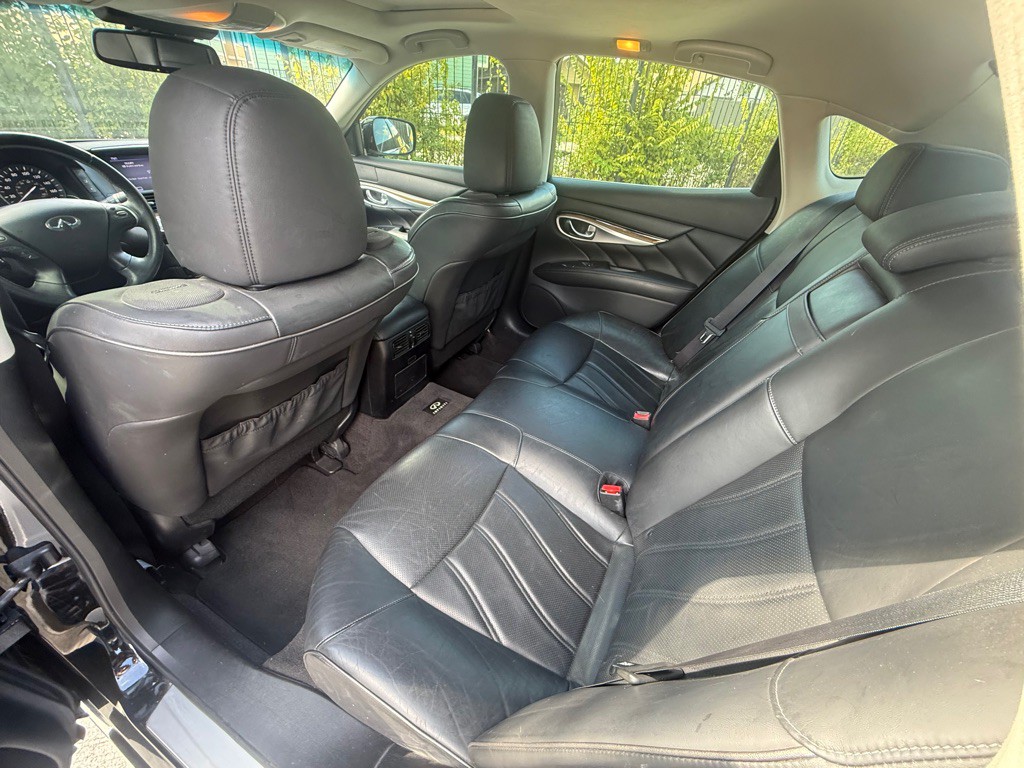 2013 INFINITI M37 Image 13