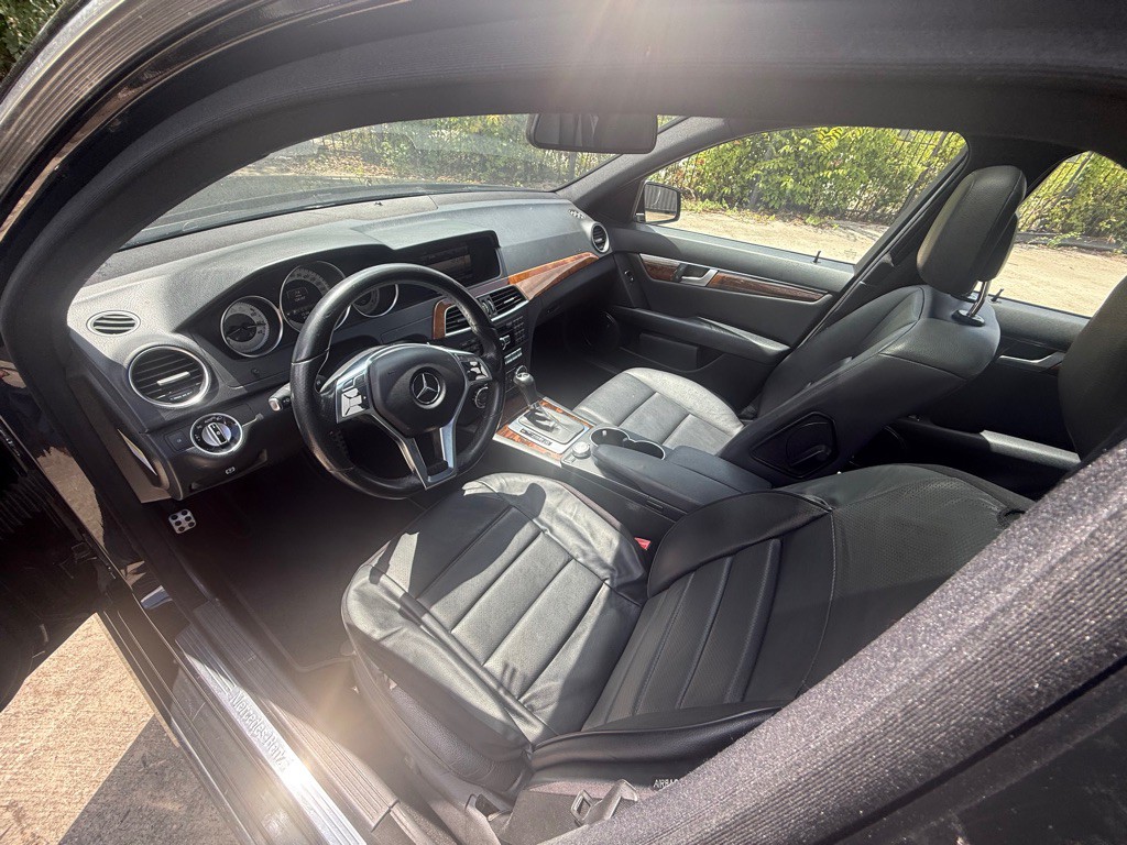 2013 Mercedes-Benz C-Class Image 9