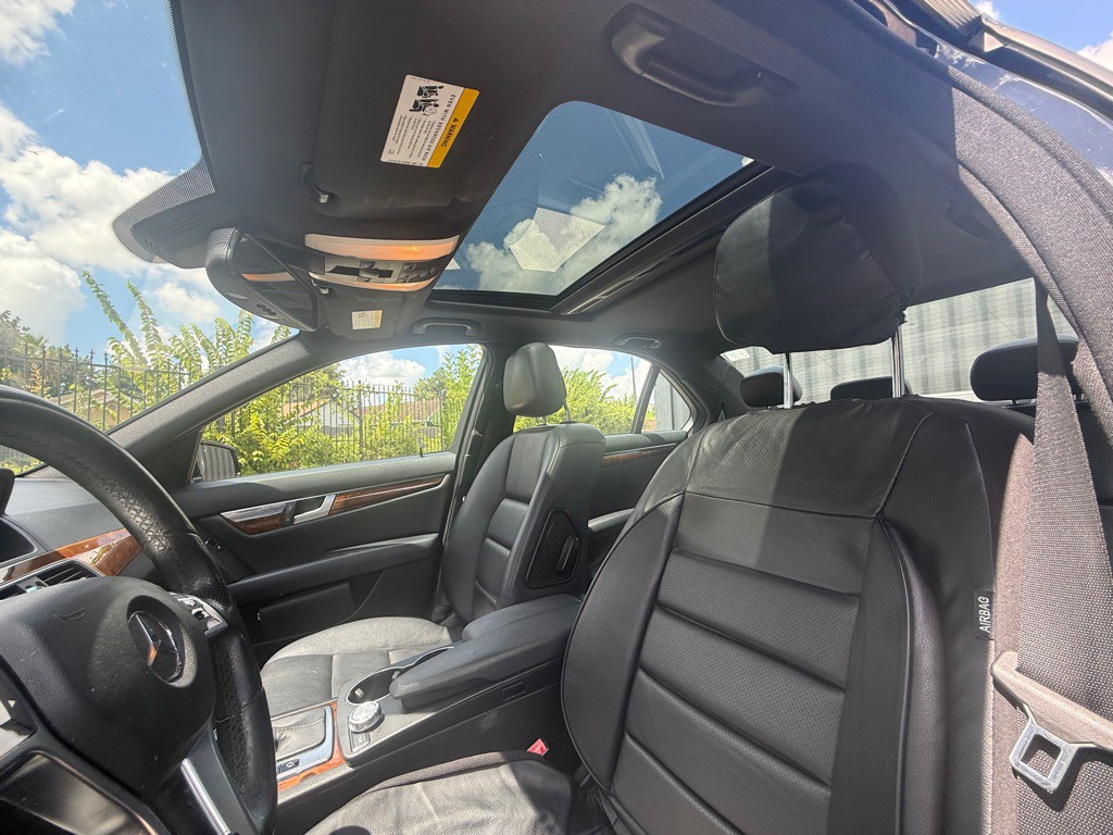 2013 Mercedes-Benz C-Class Image 13