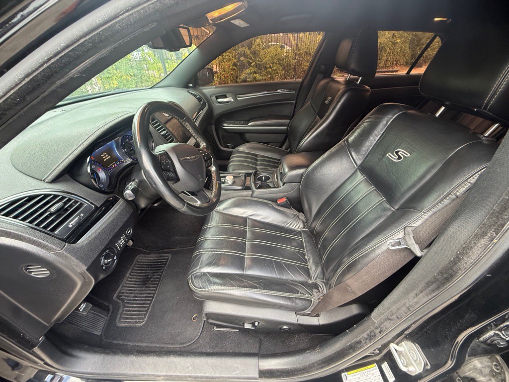 2019 Chrysler 300 Image 11