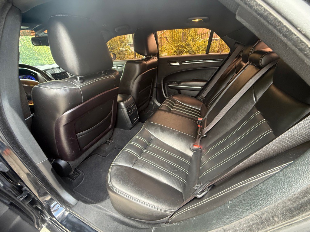 2019 Chrysler 300 Image 13