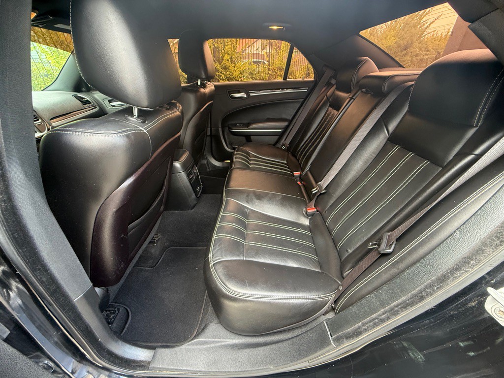 2019 Chrysler 300 Image 15