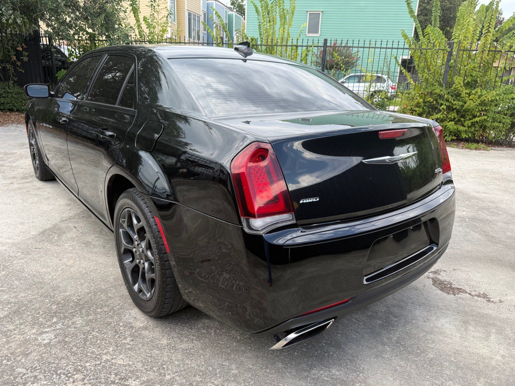 2019 Chrysler 300 Image 25
