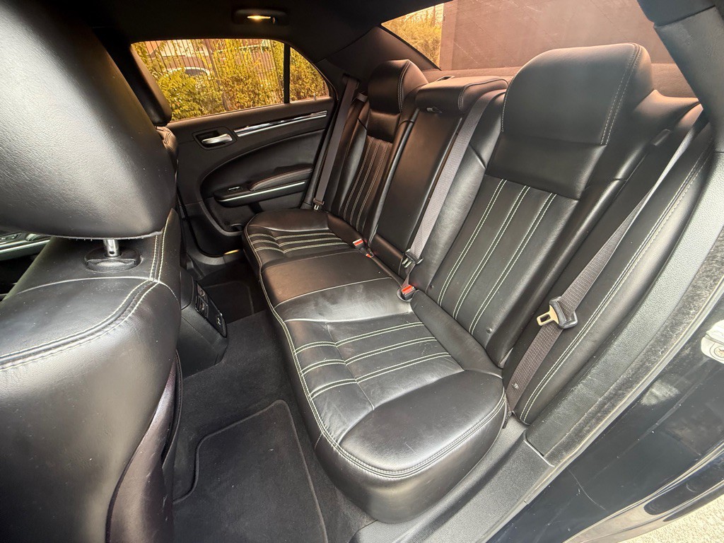 2019 Chrysler 300 Image 34
