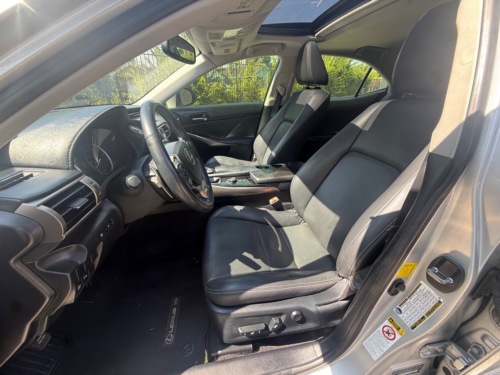2014 Lexus IS Image 11