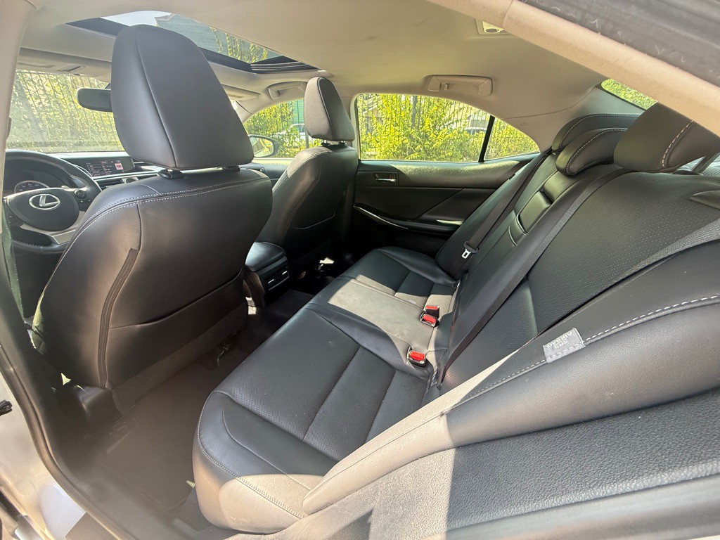 2014 Lexus IS Image 14