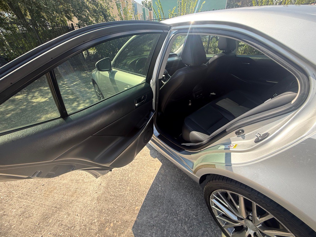2014 Lexus IS Image 15