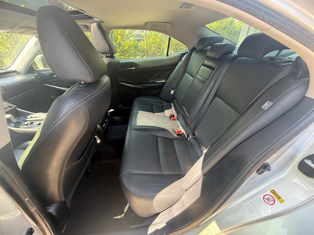 2014 Lexus IS Image 16
